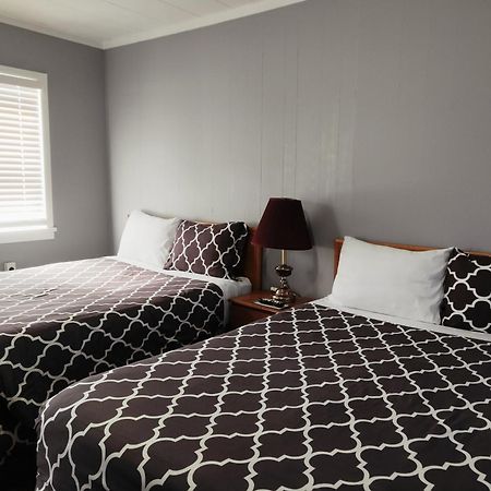 Melsask Motel Melville Bagian luar foto