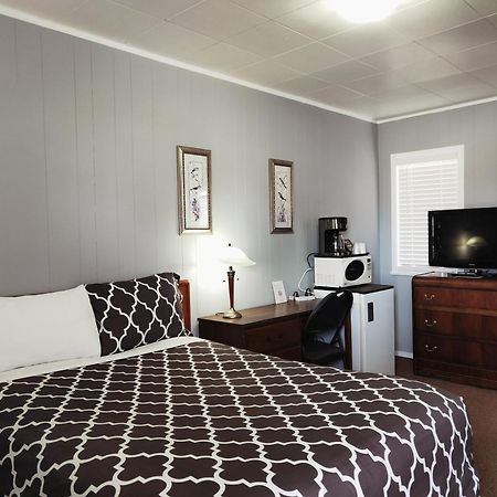 Melsask Motel Melville Bagian luar foto