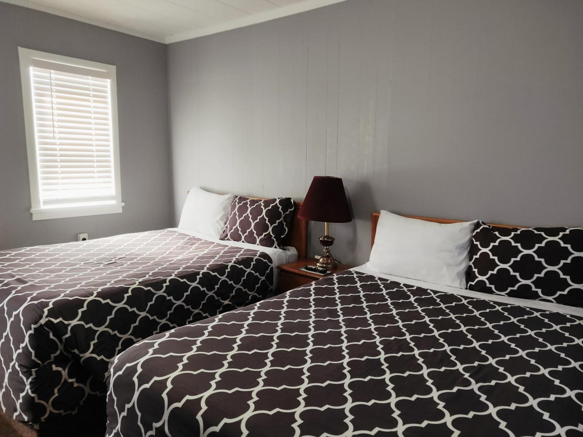 Melsask Motel Melville Bagian luar foto