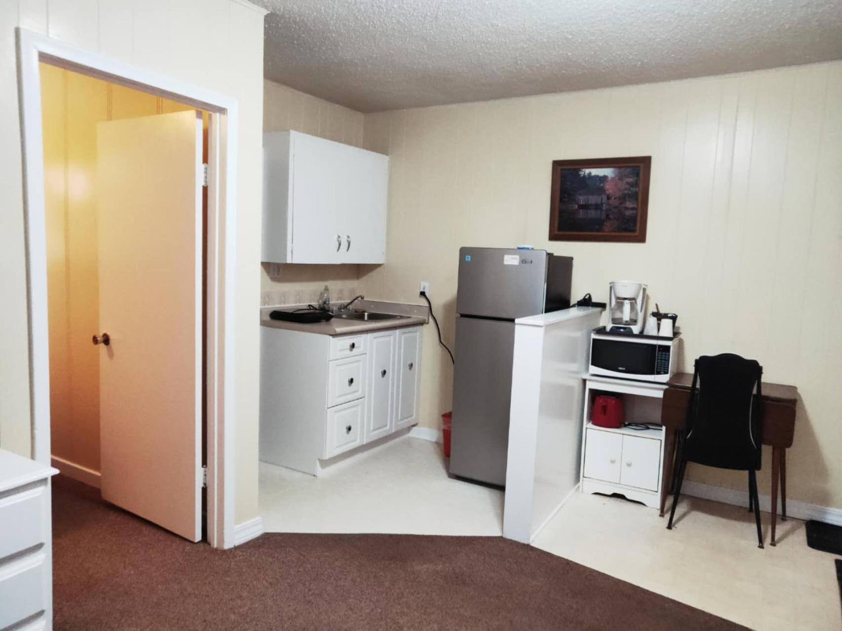 Melsask Motel Melville Bagian luar foto