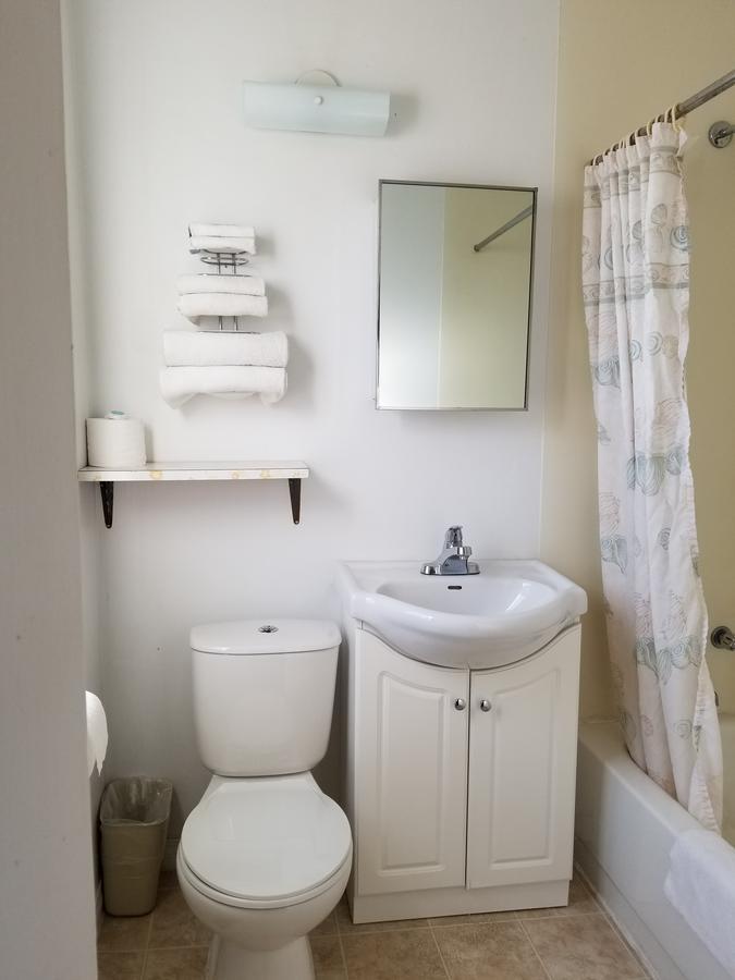 Melsask Motel Melville Bagian luar foto