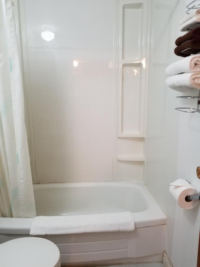 Melsask Motel Melville Bagian luar foto