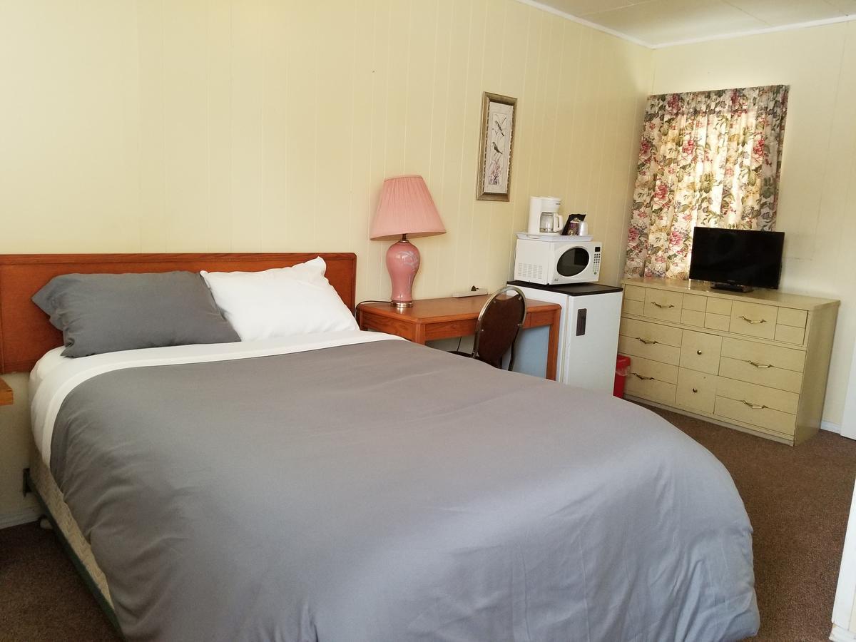 Melsask Motel Melville Bagian luar foto