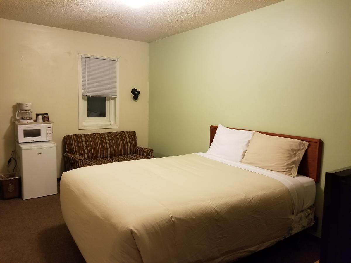Melsask Motel Melville Bagian luar foto