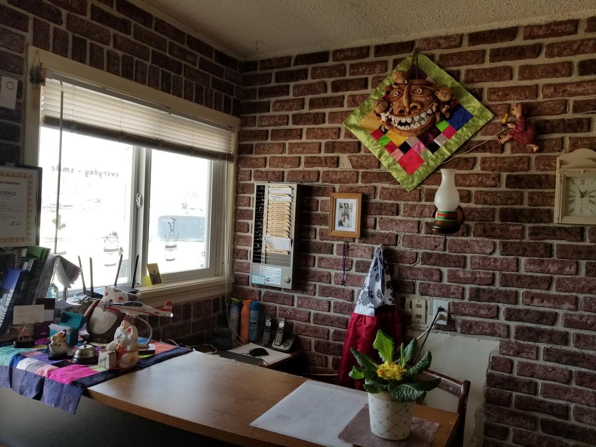 Melsask Motel Melville Bagian luar foto