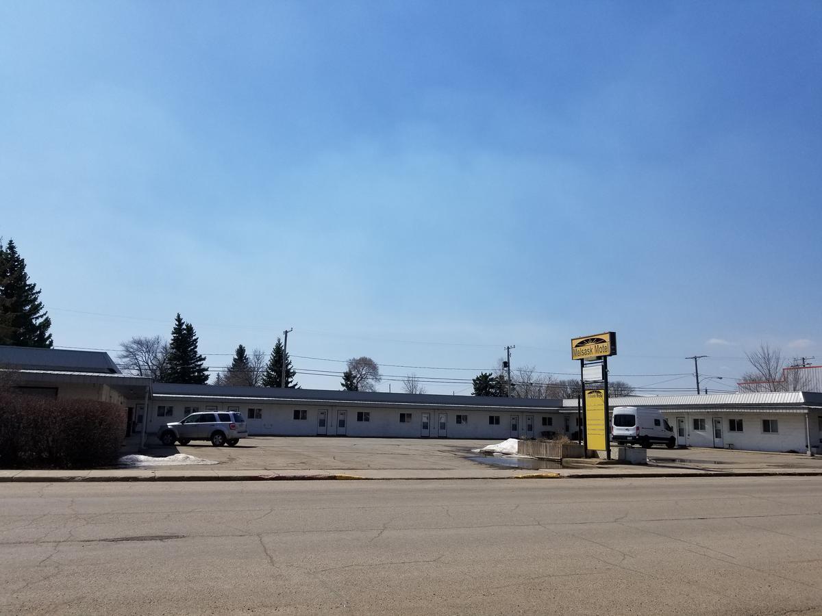 Melsask Motel Melville Bagian luar foto