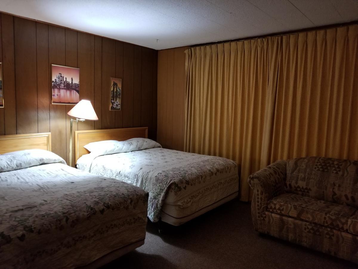 Melsask Motel Melville Bagian luar foto