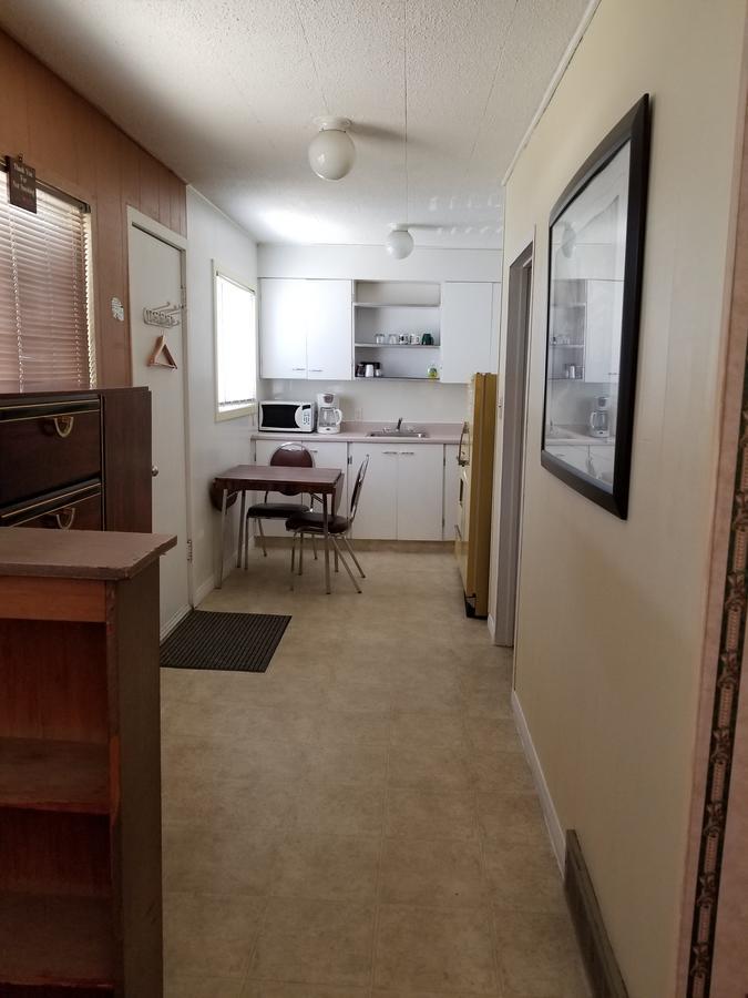 Melsask Motel Melville Bagian luar foto