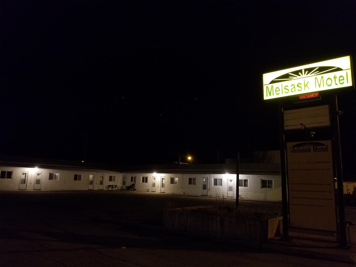 Melsask Motel Melville Bagian luar foto