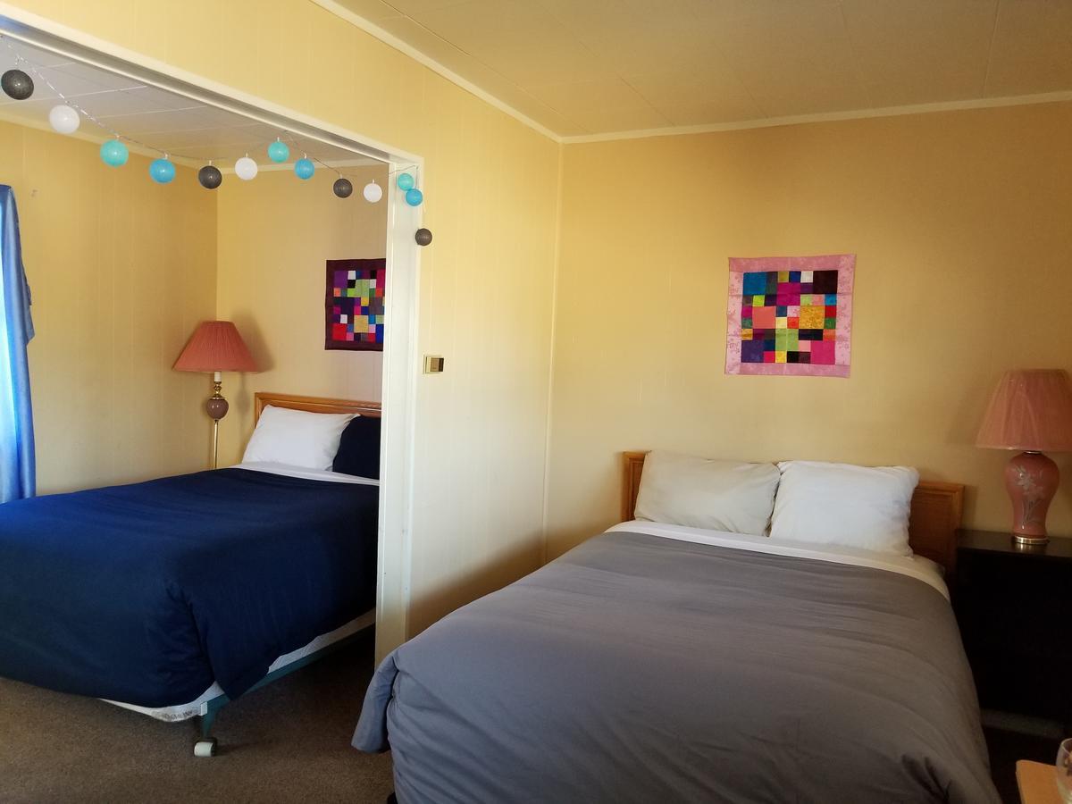 Melsask Motel Melville Bagian luar foto