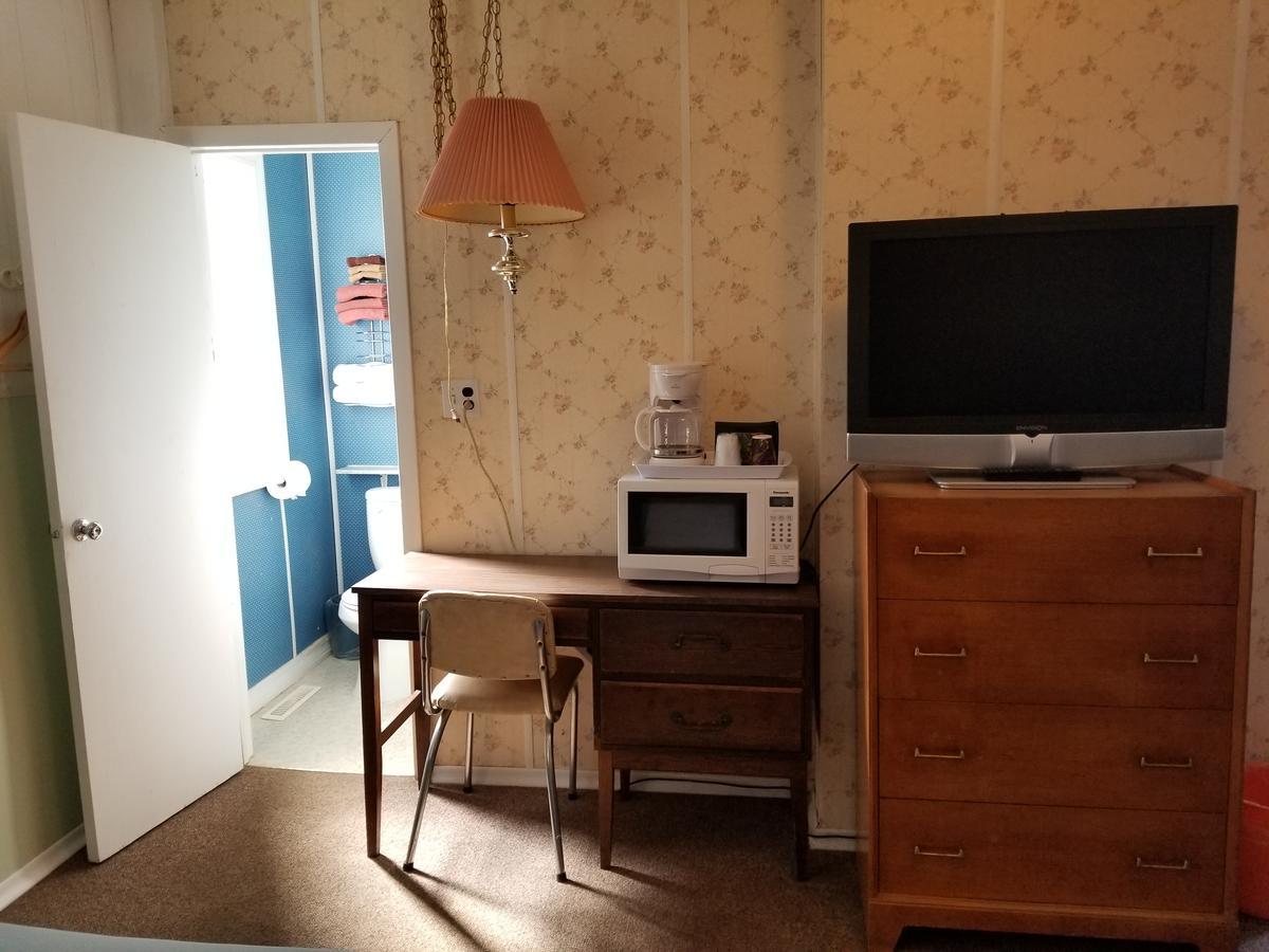 Melsask Motel Melville Bagian luar foto
